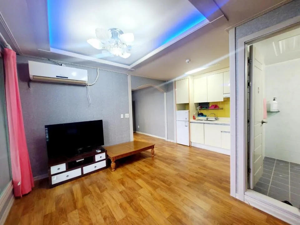 Grand Room 202